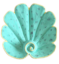 Home Decor: Tabletop Showpiece.Wooden Clam Shell Catchall, "Clam Shell"