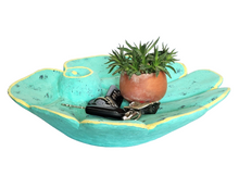 Home Decor: Tabletop Showpiece.Wooden Clam Shell Catchall, "Clam Shell"