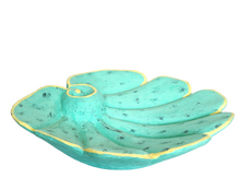Home Decor: Tabletop Showpiece.Wooden Clam Shell Catchall, "Clam Shell"