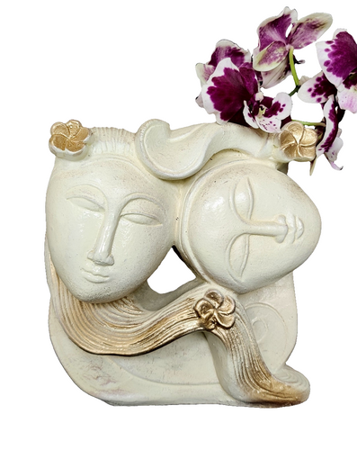 Home Decor: Table - Outdoor Statue.
Beautiful and Unique Sculpture of The Dream Couple in stone.