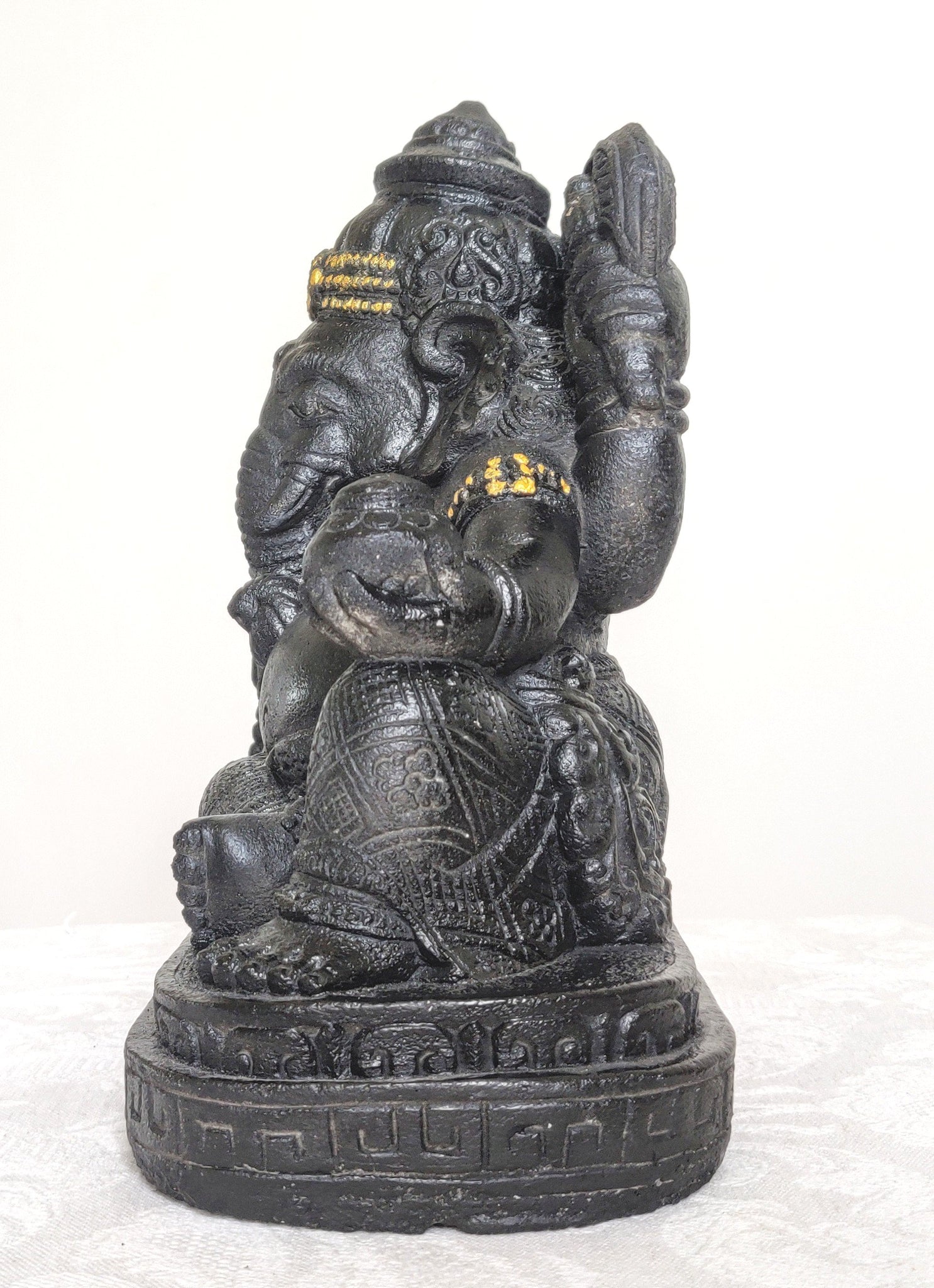 Black Metal Diwan Ganesha Statue – The Store From Layas Pottery