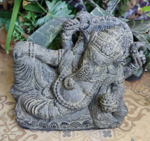 Home Decor Idol. Table / Garden statue.
An exquisite and unique stone sculpture of Lord Ganesha, Resting.