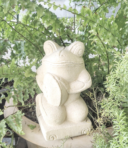 TABLE / GARDEN DECOR / FIGURINE: Hand carved Cute Frog Sculpture in sandstone playing the cymbal.