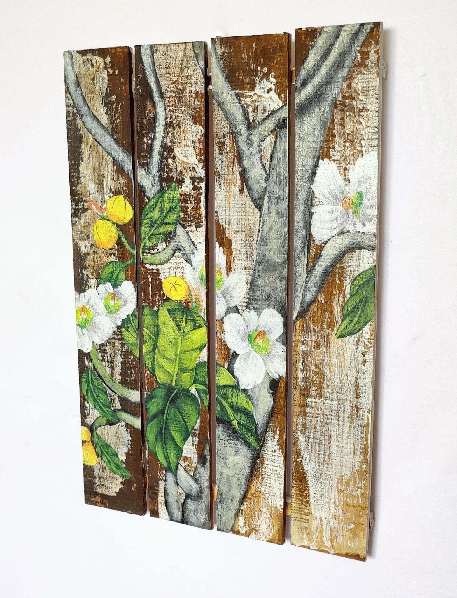 Home Decor: EXQUISITE WALL HANGING DECOR: Beautiful Hand Painted